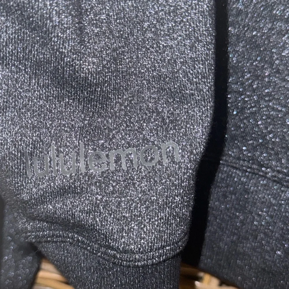 #222 NWT Lululemon Perfectly Oversized Cropped Crew *Sparkle Black Sz 12 (Rare) - Picture 8 of 9